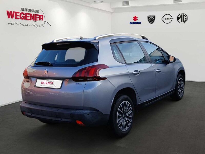 Peugeot 2008 1.2 12V VTi > Active< / Allwetterreifen